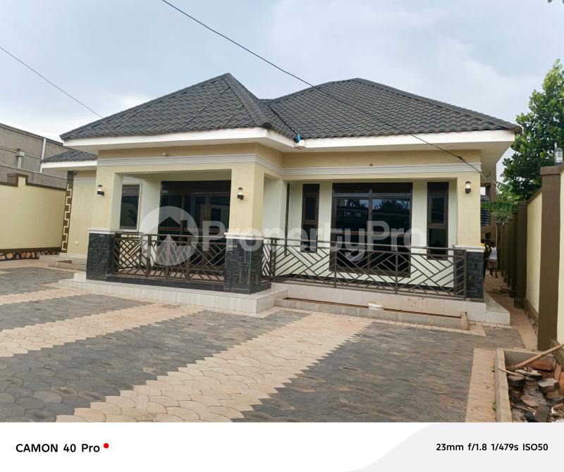 4 bedroom Bungalow Apartment for rent Gayaza road  Gayaza Wakiso Central - 3