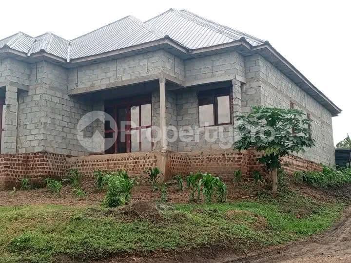 4 bedroom Villa for sale Kasangati matuga road buwambo Kawempe Wakiso Central - 1