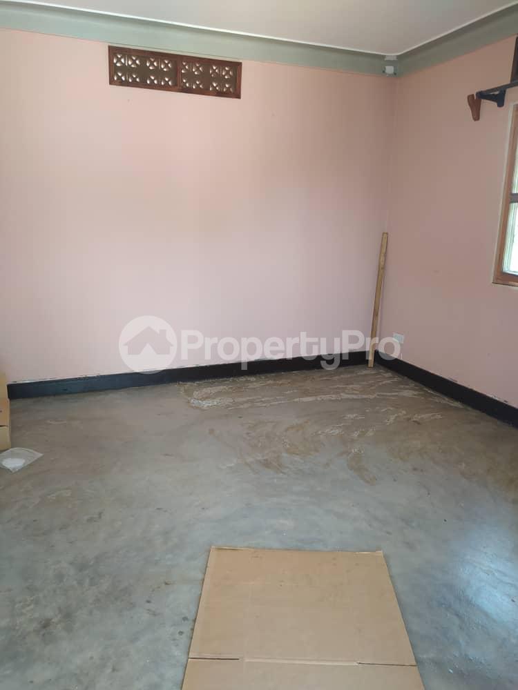 4 bedroom Bungalow Apartment for rent Kiwaffu Entebbe road  Katabi Wakiso Central - 11