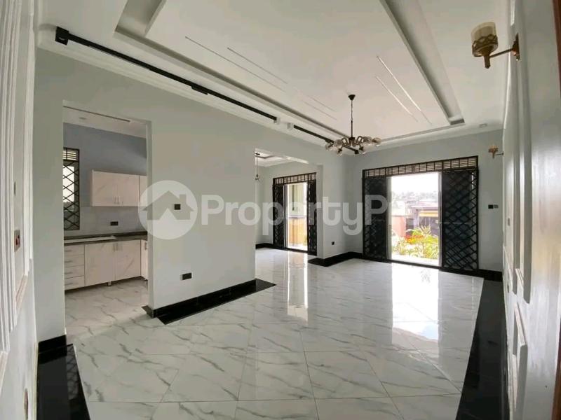 4 bedroom Bungalow Apartment for sale Ntinda kisasi road  Kisaasi Kampala Central - 6