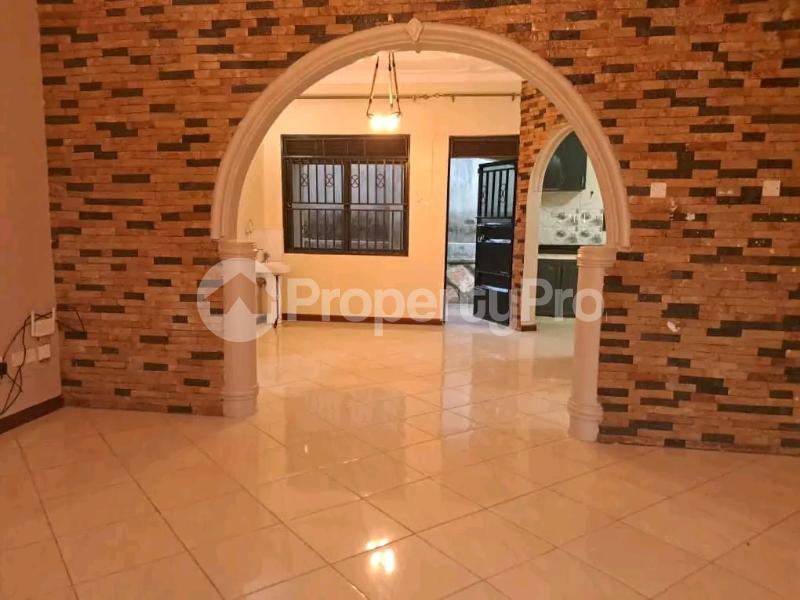 4 bedroom Bungalow Apartment for rent Kyanja kisasi road Kisaasi Kampala Central - 1