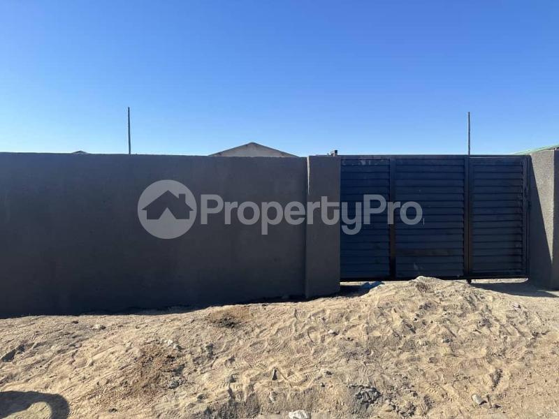 2 bedroom Houses for sale Emapayipini , Cowdry Park Cowdray Park Bulawayo High-Density Bulawayo - 0