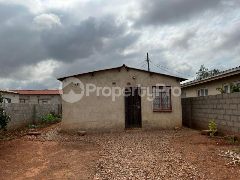 2 bedroom Houses for sale Emganwini Bulawayo High-Density Bulawayo - 2