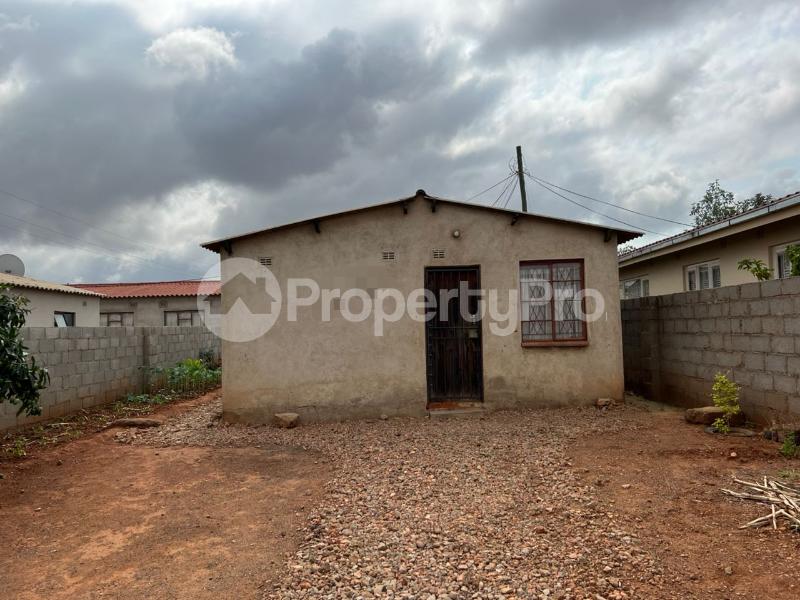 2 bedroom Houses for sale Emganwini Bulawayo High-Density Bulawayo - 1