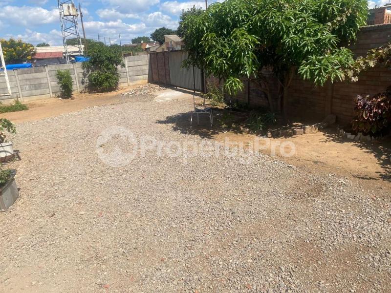 2 bedroom Houses for sale Mpopoma , Bulawayo Magwegwe Bulawayo High-Density Bulawayo - 2