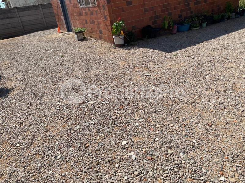2 bedroom Houses for sale Mpopoma , Bulawayo Magwegwe Bulawayo High-Density Bulawayo - 5