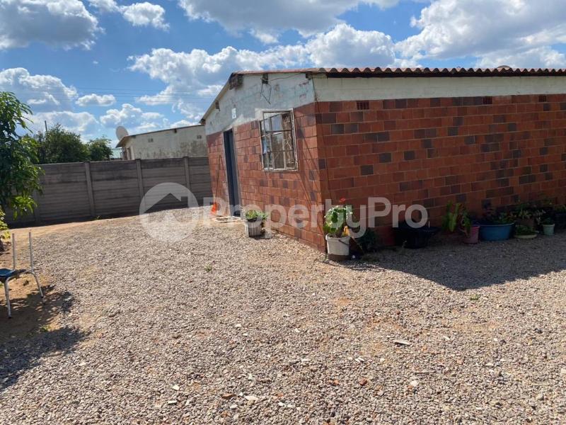 2 bedroom Houses for sale Mpopoma , Bulawayo Magwegwe Bulawayo High-Density Bulawayo - 3
