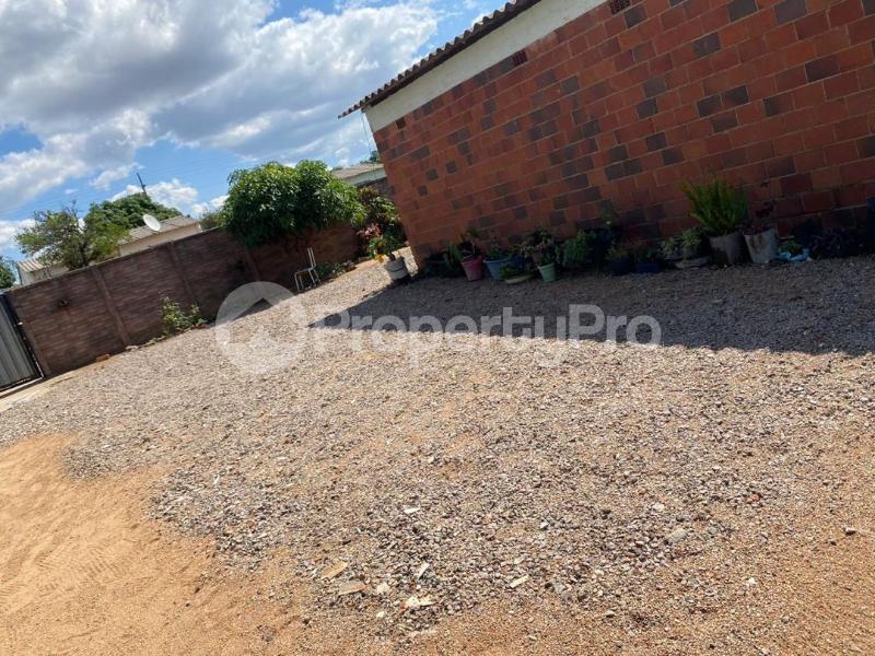 2 bedroom Houses for sale Mpopoma , Bulawayo Magwegwe Bulawayo High-Density Bulawayo - 1