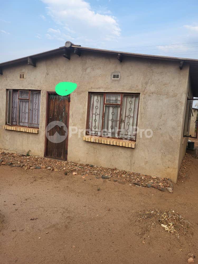 2 bedroom Houses for sale Nkulumane 12, Bulawayo  Nkulumane Bulawayo High-Density Bulawayo - 6