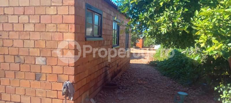 2 bedroom Houses for sale Nkulumane Munyoro , Bulawayo  Nkulumane Bulawayo High-Density Bulawayo - 2