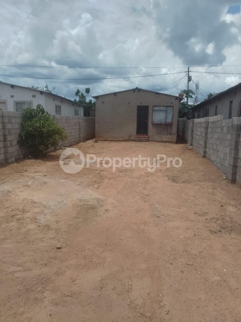 2 bedroom Houses for sale Pumula South , Bulawayo Pumula South Bulawayo High-Density Bulawayo - 9