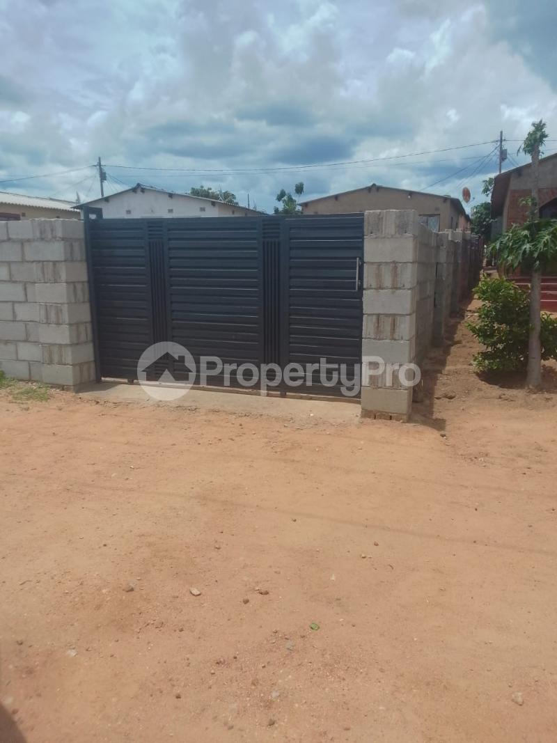 2 bedroom Houses for sale Pumula South , Bulawayo Pumula South Bulawayo High-Density Bulawayo - 11