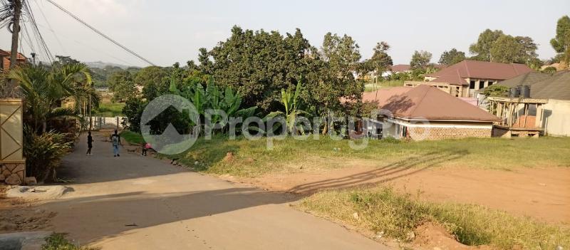 Land for sale Kyaliwajjara town  Kira Wakiso Central - 5