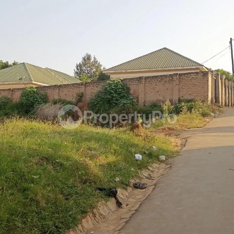 Land for sale Kyaliwajjara town  Kira Wakiso Central - 1