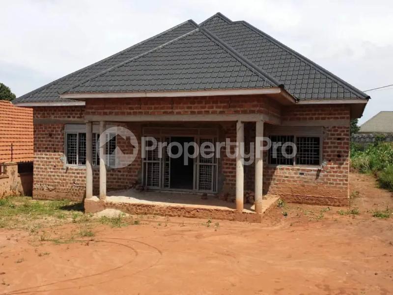 4 bedroom Villa for sale Namugongo Jinja misindye  Kira Wakiso Central - 2