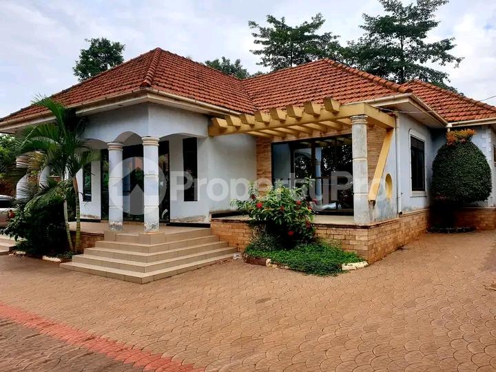 4 bedroom Bungalow Apartment for sale Kira road  Kampala Central Kampala Central - 13
