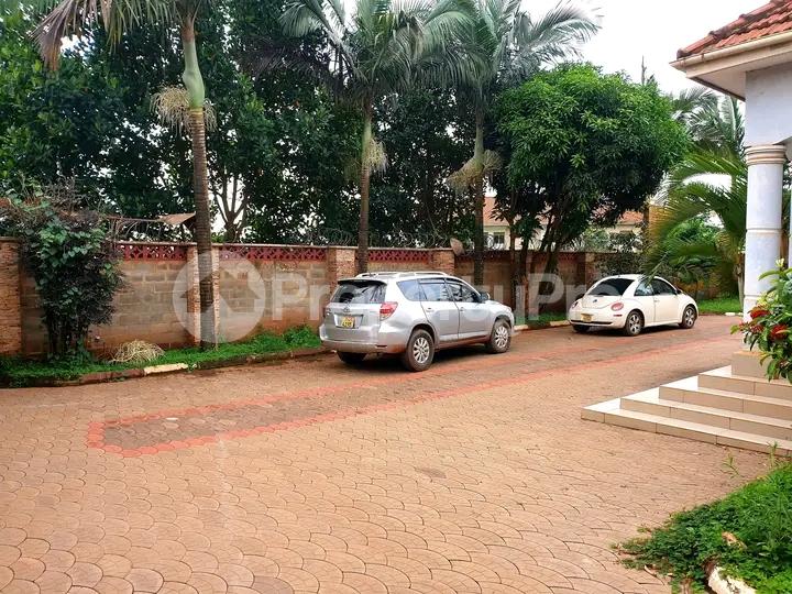 4 bedroom Bungalow Apartment for sale Kira road  Kampala Central Kampala Central - 0