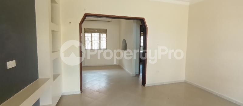 4 bedroom Villa for sale Namugongo road nabwojjo estate  Kira Wakiso Central - 9