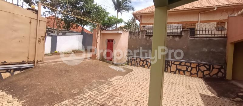 4 bedroom Villa for sale Namugongo road nabwojjo estate  Kira Wakiso Central - 7