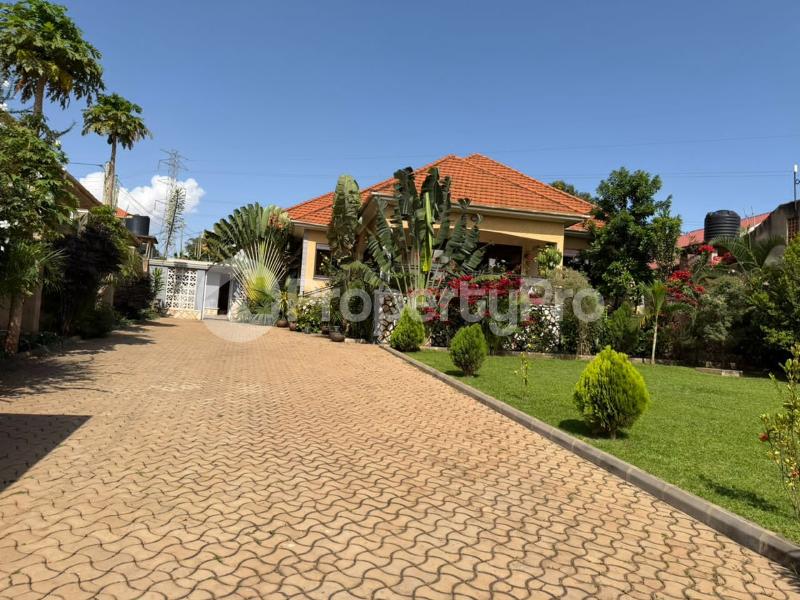 4 bedroom Villa for sale Namugongo mbalwa  Kira Wakiso Central - 4
