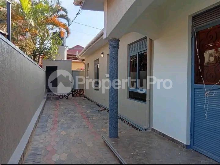 4 bedroom Bungalow Apartment for sale Najjera road  Kampala Central Kampala Central - 6