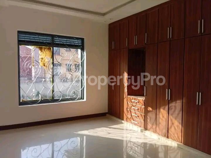 4 bedroom Bungalow Apartment for sale Najjera road  Kampala Central Kampala Central - 4