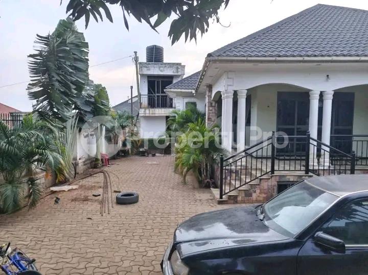 4 bedroom Bungalow Apartment for sale Kira road  Kira Wakiso Central - 3