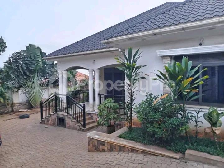 4 bedroom Bungalow Apartment for sale Kira road  Kira Wakiso Central - 5
