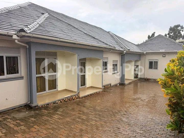 1 bedroom mini flat  Bungalow Apartment for sale Bweyogerere road  Kampala Central Kampala Central - 3