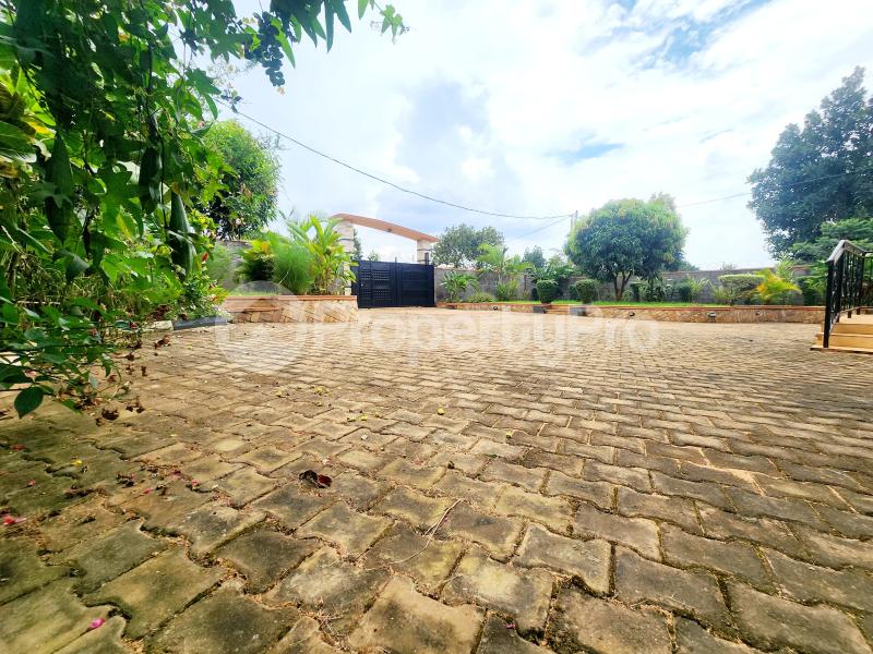 5 bedroom Apartment Block Apartment for sale Bulindo  Kira Wakiso Central - 1