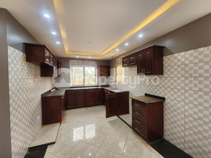 5 bedroom Apartment Block Apartment for sale Bulindo  Kira Wakiso Central - 7