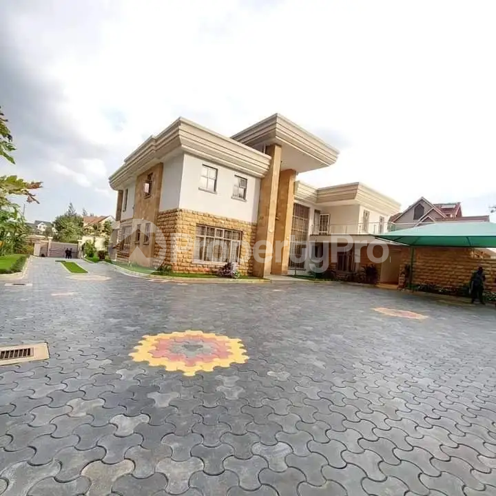 5 bedroom Houses for sale Kiambu Road Nairobi