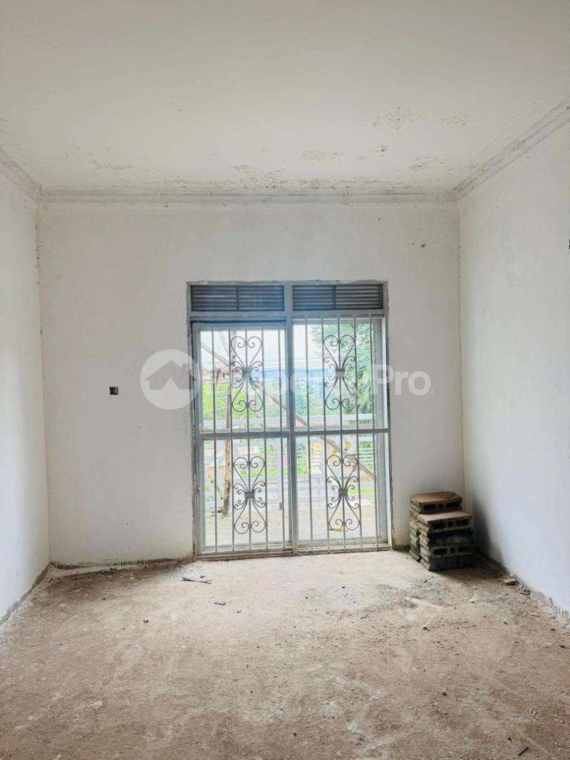 5 bedroom Apartment Block Apartment for sale Nsamizi Rd, Entebbe  Katabi Wakiso Central - 4