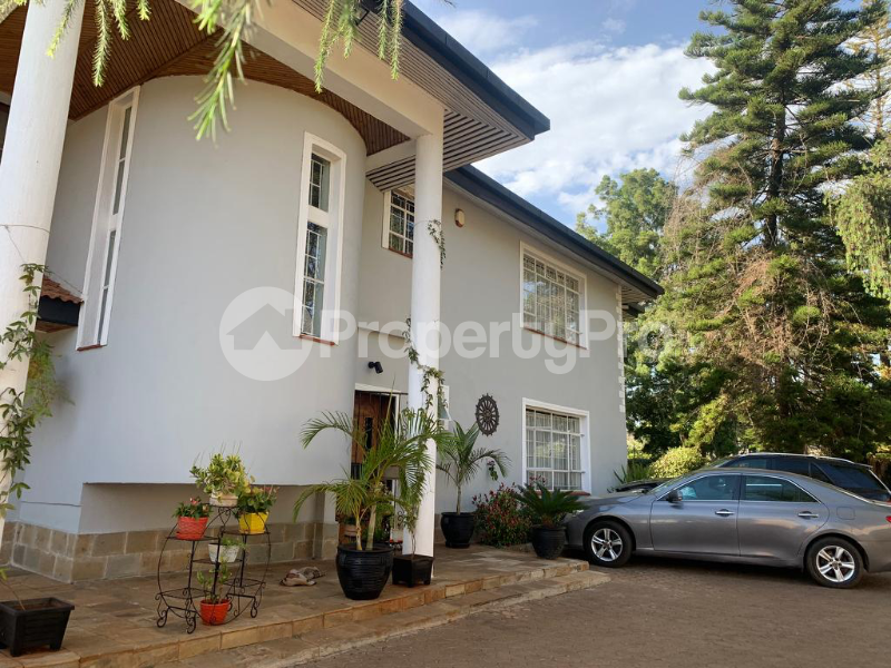 5 bedroom Flat&Apartment for sale Nyari Nairobi