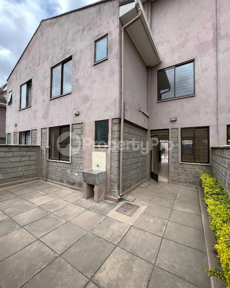 5 bedroom Townhouse for sale Syokimau Nairobi