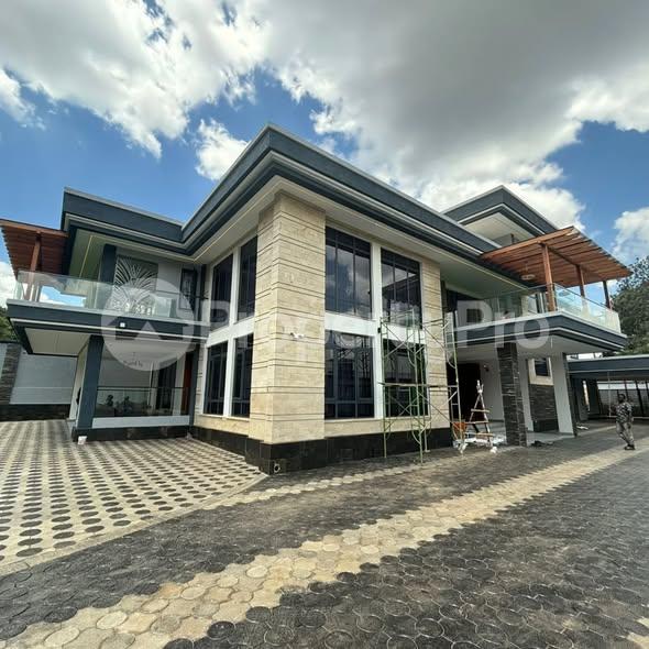 5 bedroom Townhouses Houses for sale Runda Nairobi