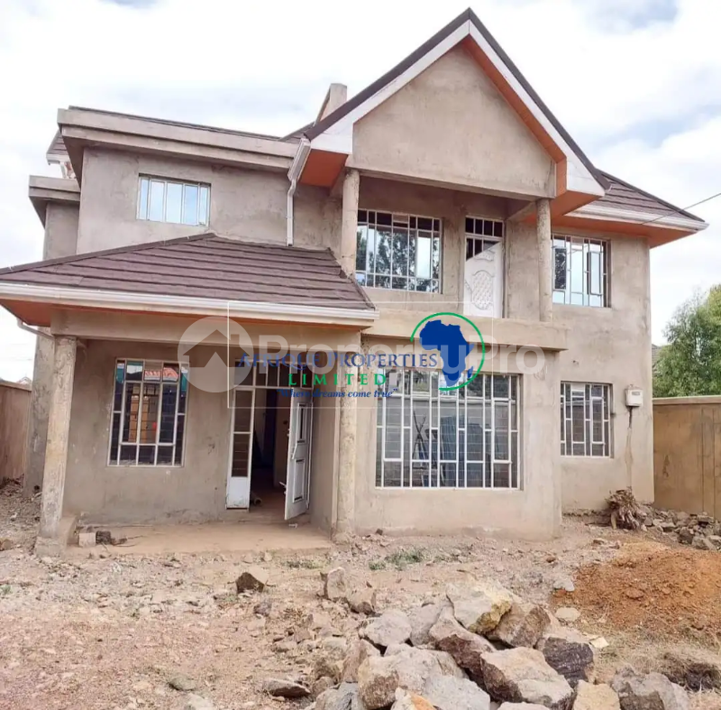 5 bedroom Townhouse for sale Woodley/Kenyatta Golf Course Nairobi