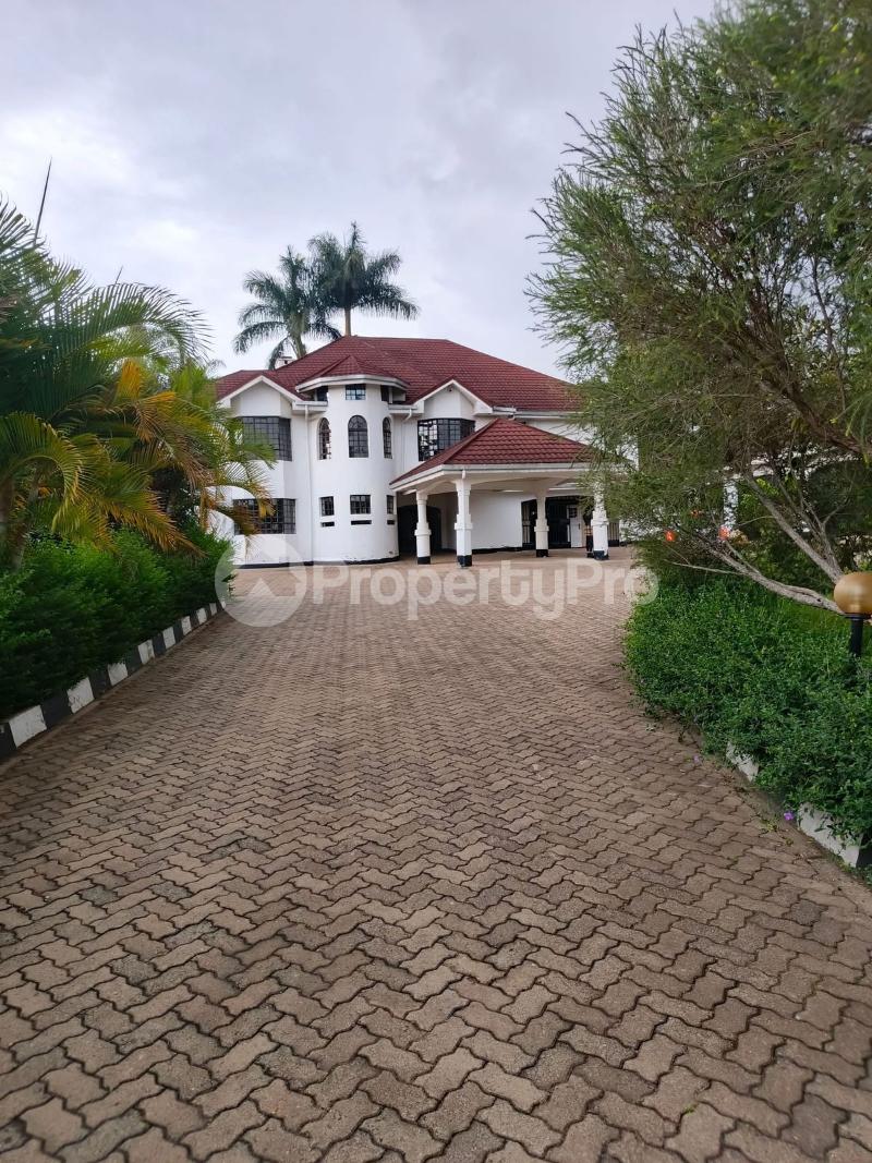 5 bedroom Townhouses Houses for rent Nyari Nairobi