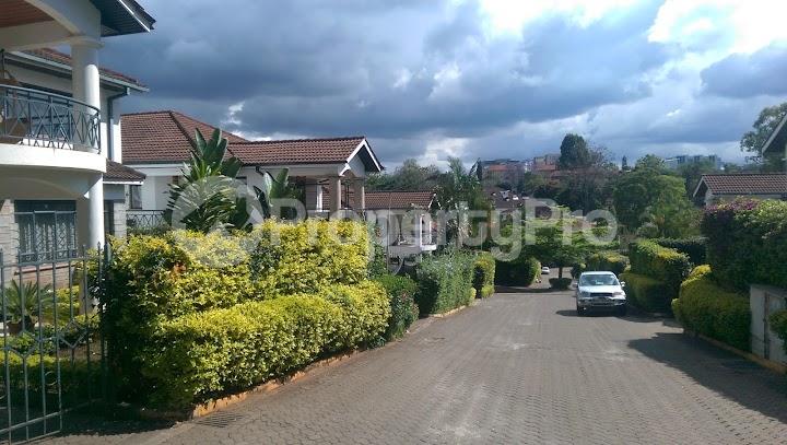 5 bedroom Townhouse for sale Spring Valley Nairobi