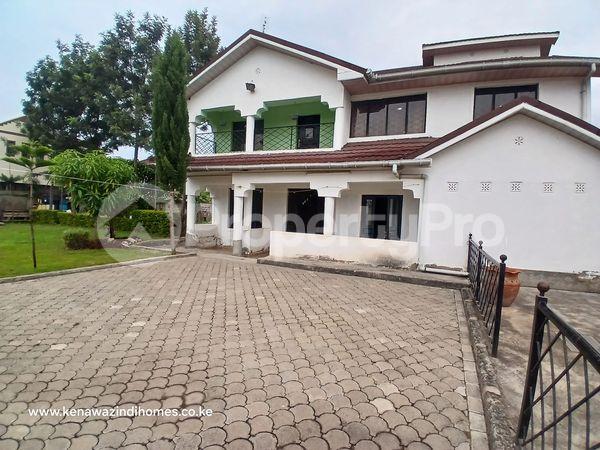 5 bedroom Townhouse for sale Syokimau Nairobi