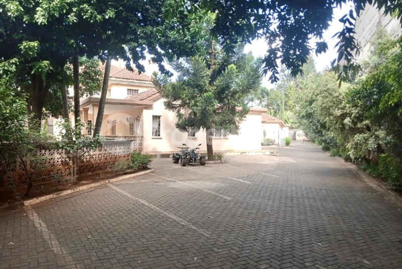 5 bedroom Office Space Commercial Properties for rent Lavington Nairobi