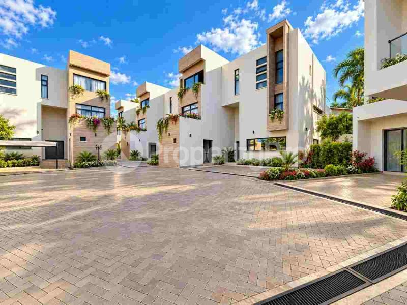 5 bedroom Townhouse for sale Off James Gichuru road Lavington Nairobi