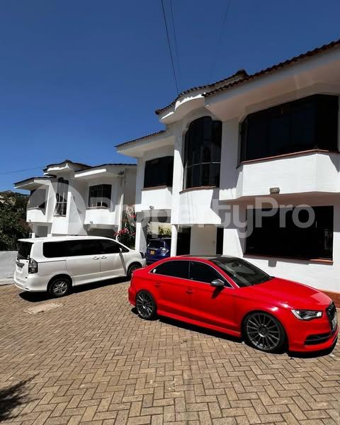 5 bedroom Townhouse for rent Riverside Nairobi