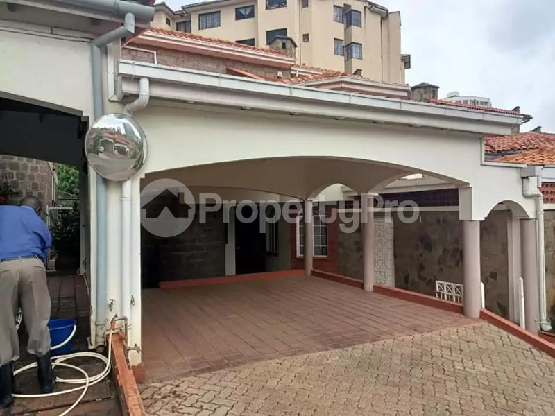 5 bedroom Townhouse for rent Riverside Nairobi