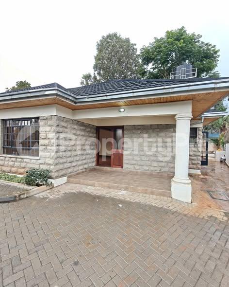 5 bedroom Townhouse for rent Syokimau Nairobi