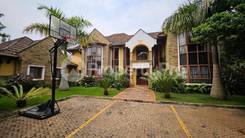 5 bedroom Townhouses Houses for sale Runda Nairobi