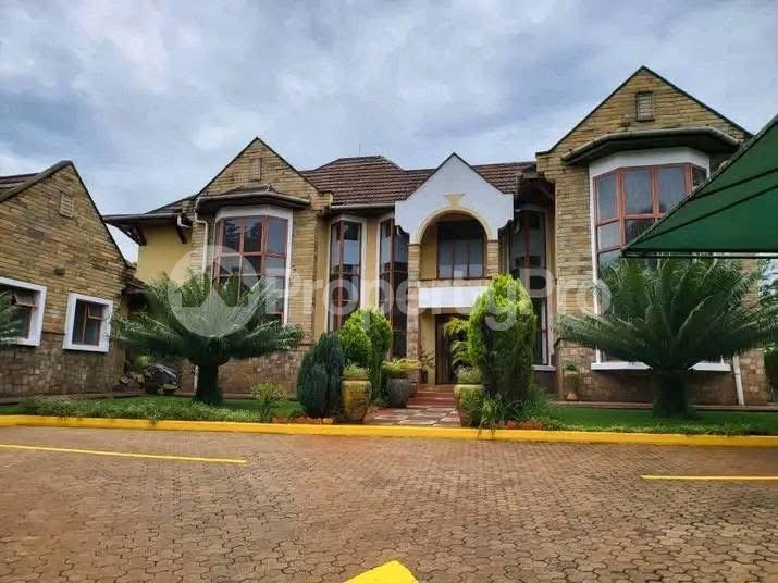5 bedroom Townhouse for rent Runda Nairobi