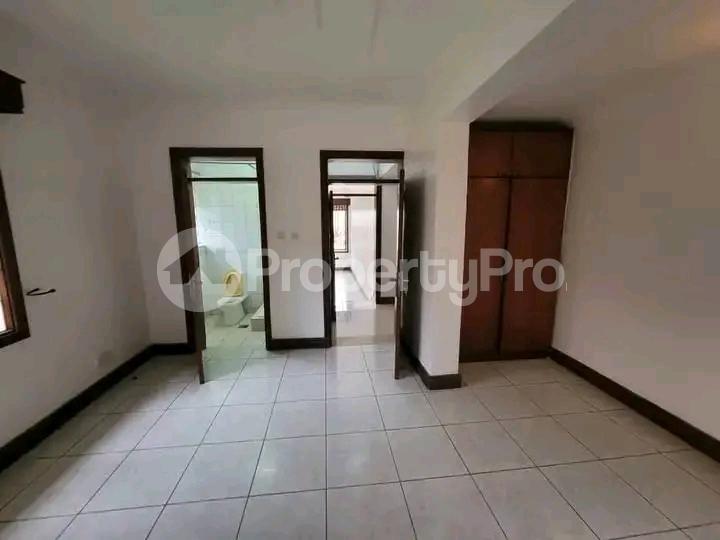 5 bedroom Bungalow Apartment for rent Bukoto  Kampala Central Kampala Central - 1