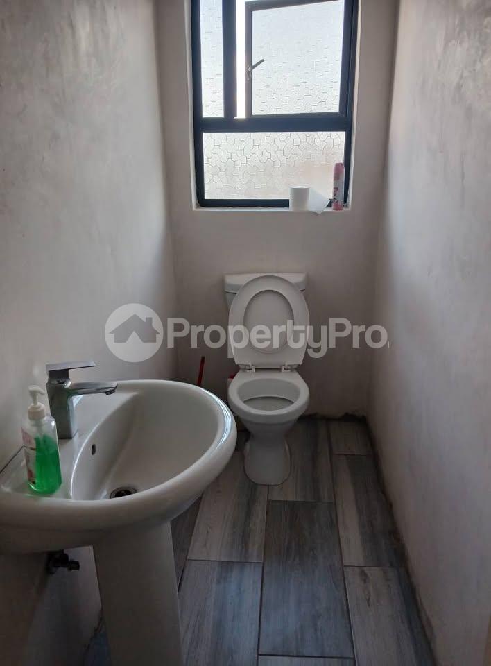 5 bedroom Houses for sale Hopelyn Suburb , Bulawayo Mahatshula Bulawayo North Bulawayo - 4