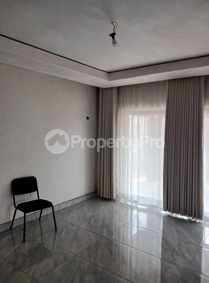 5 bedroom Houses for sale Hopelyn Suburb , Bulawayo Mahatshula Bulawayo North Bulawayo - 5